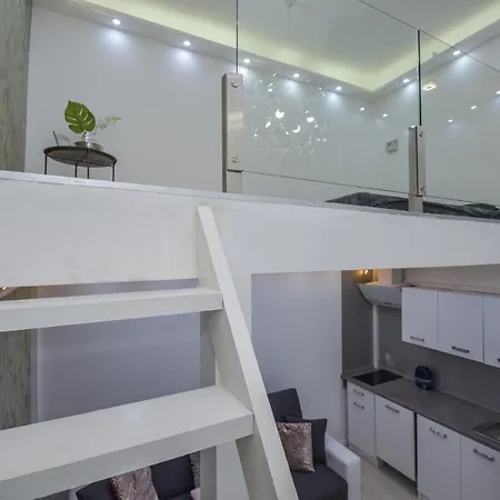 Appartement Westend Transit Apartman *