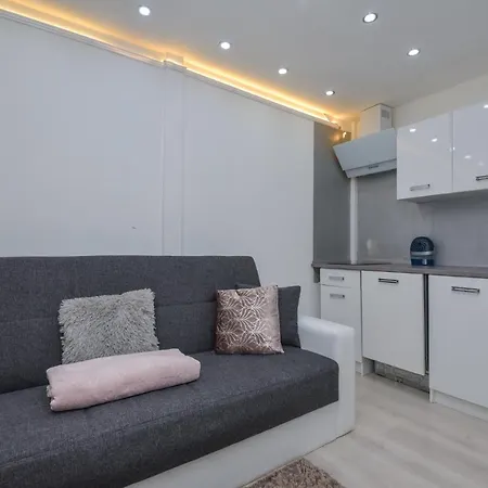 Westend Transit Apartman *