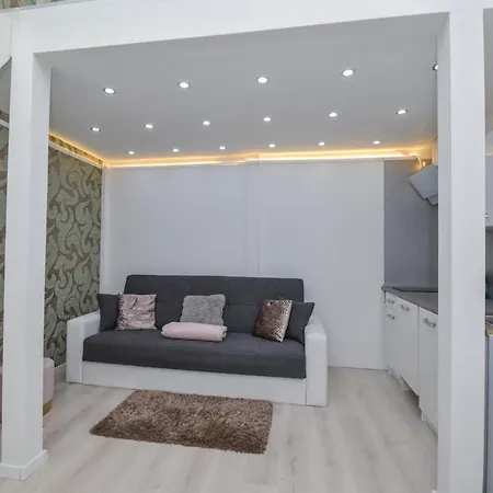 Appartement Westend Transit Apartman
